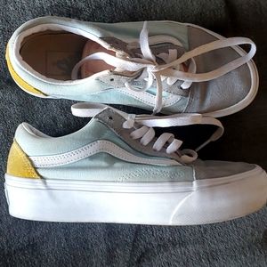 Platform Van's size 7 woman